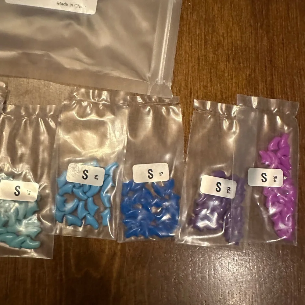 ZETPO Nail Caps for Cats and Dogs